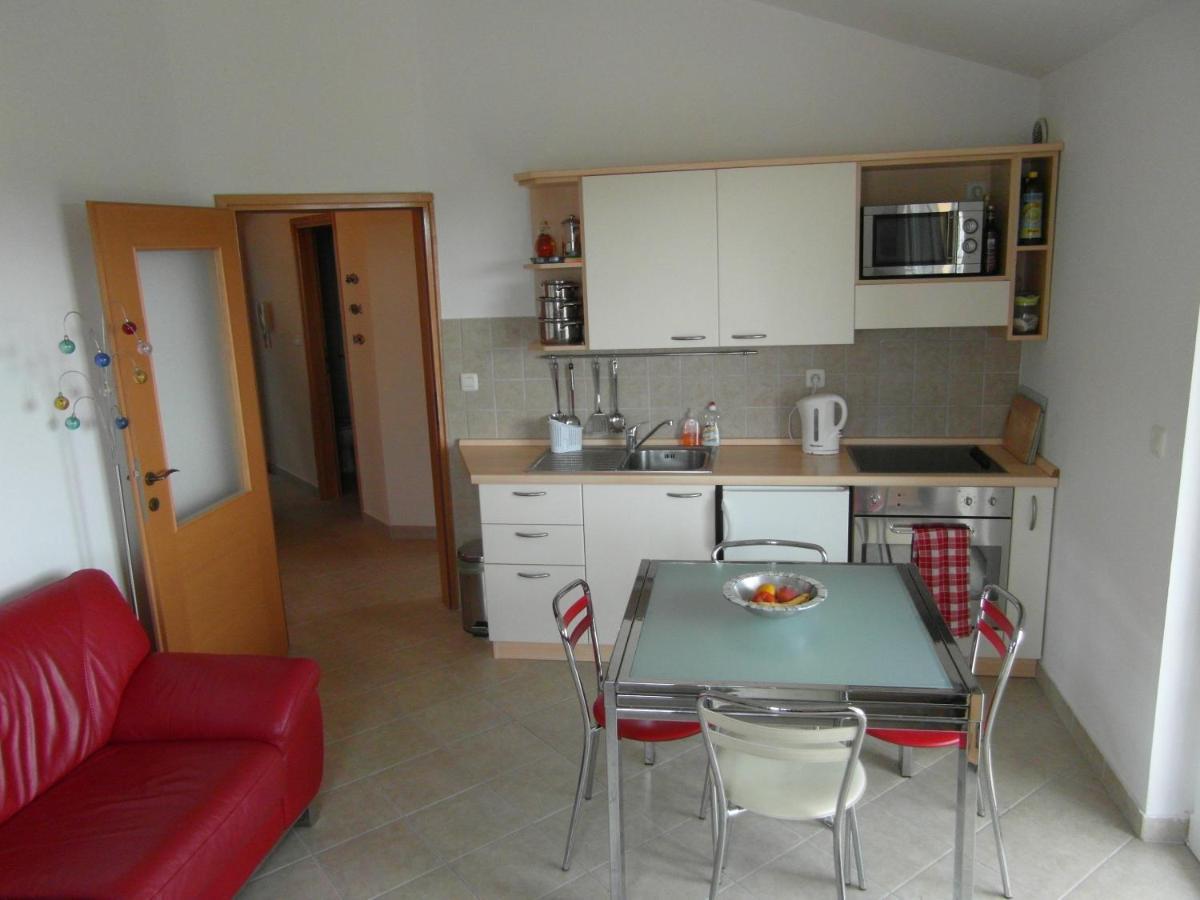 Bentley - Sea-View - 2 Bedroom Apartment Premantura Luaran gambar