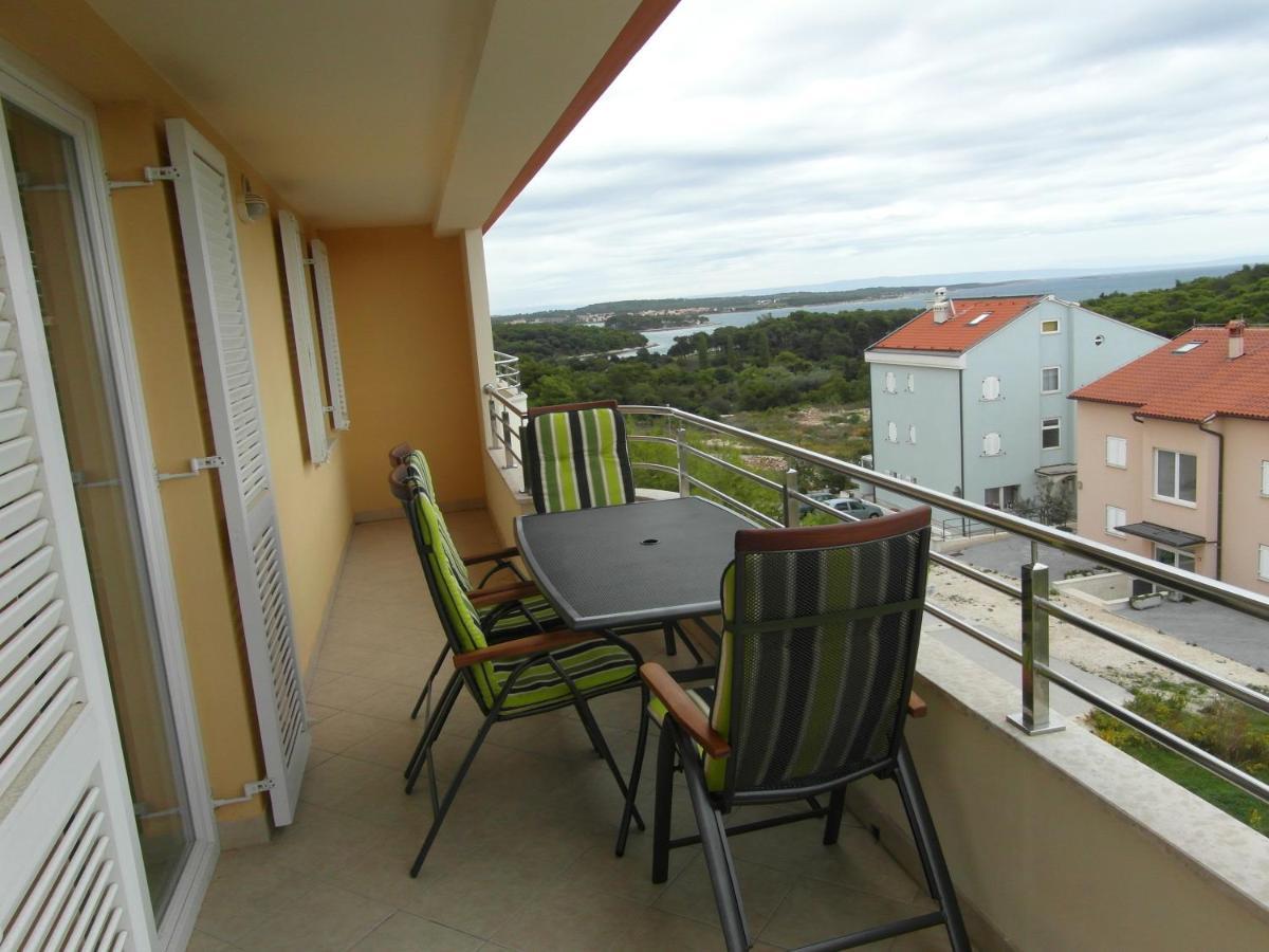 Bentley - Sea-View - 2 Bedroom Apartment Premantura Luaran gambar